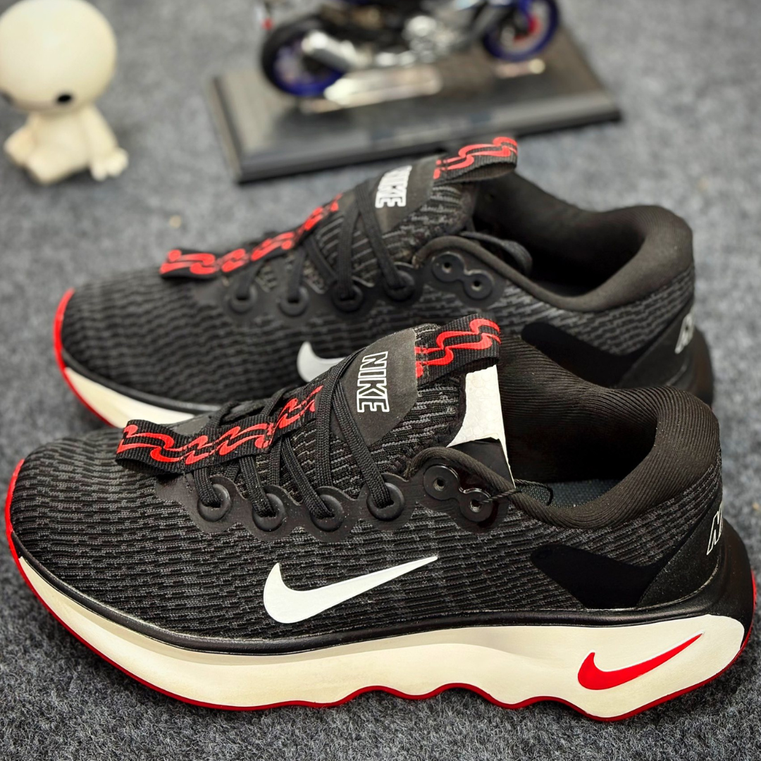 1 Nike Shoes - Image 1