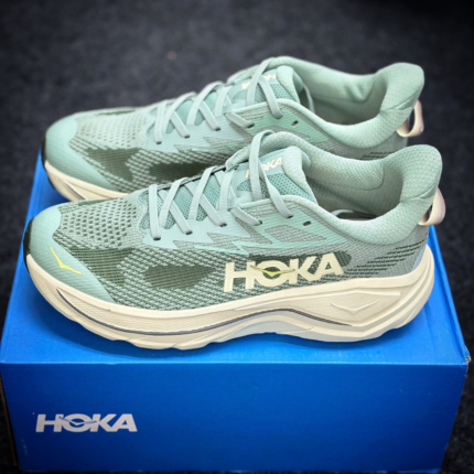 Hoka Challenger 8
